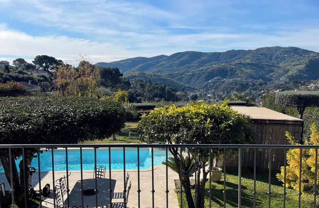 Beautiful south-facing villa in a quiet location