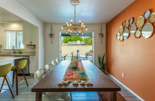 Beautiful Scottsdale Home w/Heated Pool+Hot Tub!