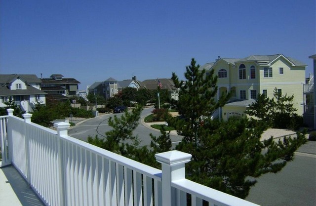 Hermoso, Amplio 4BR, pasos de la playa, la piscina y el parque de estado