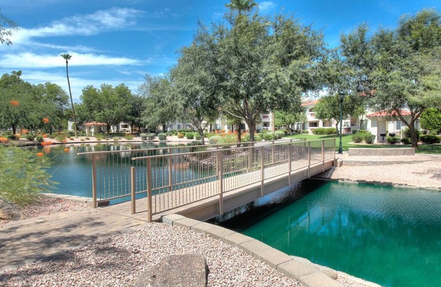 Hermoso condominio de dos habitaciones en los lagos superstición