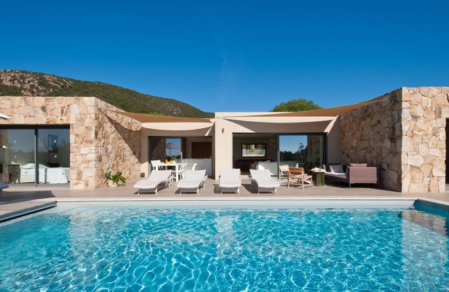 Palombaggia 5 * villa de lujo con piscina impresionante vista al mar acceso a playa privada