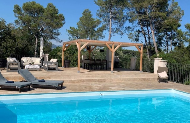 Villa moderna con piscina entre Cannes y Niza