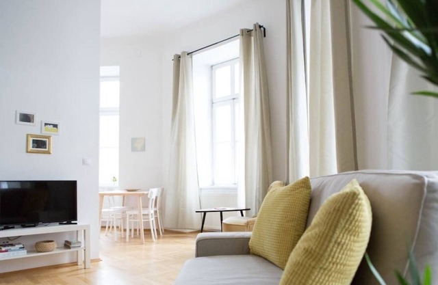 Beautiful Viennese Apartment in City Center