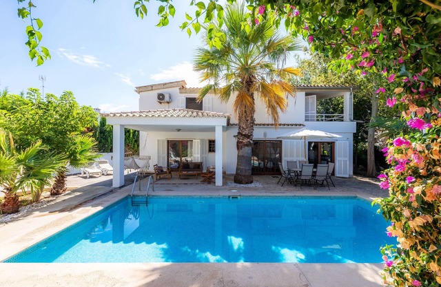 Preciosa villa "Beach Palmitos" con Wi-Fi, balcón, jardín, terrazas y piscina