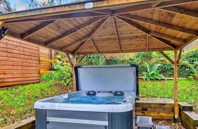 Estupenda casa de vacaciones para 5 personas con WIFI, bañera de hidromasaje, TV y aparcamiento