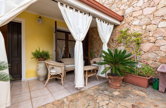 Preciosa villa "Chia" cerca de la playa con vistas al mar y jardín