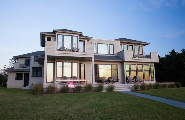 Beautiful water views! Fabulously modern, clean lines and attention to detail!!