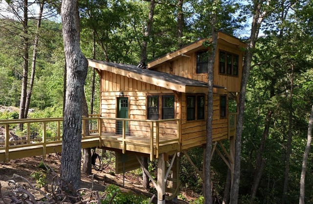 Custom Tajar Treehouse in Tuxedo Falls Resort with Private Waterfalls & Hiking