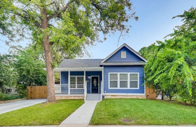 Beautifully Remodeled 4 BDRM / Mins to Pearl, River Walk, DT / Walk to Bars!