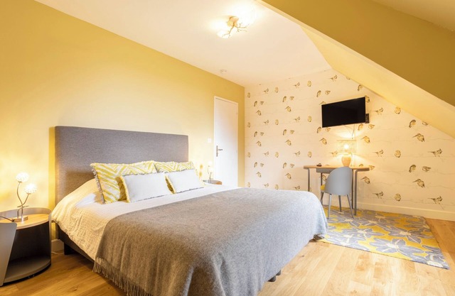 Alojamiento y desayuno 'Madame De Maintenon' con terraza compartida, jardín compartido y Wi-Fi