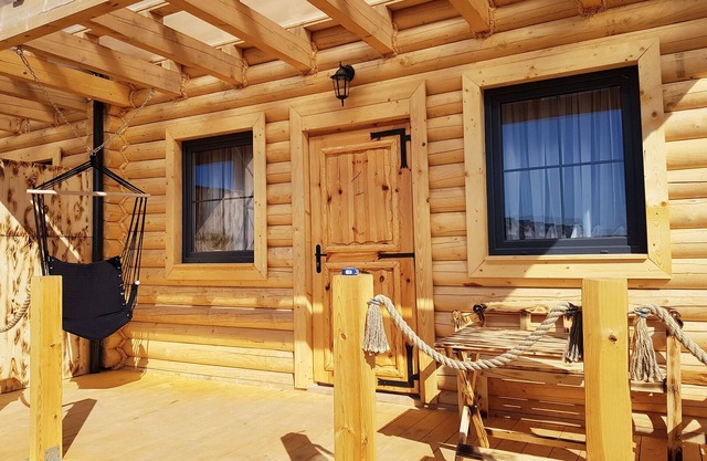 BeHappy Woodhouse cabaña de madera sauna y jacuzzi Jastrzębia Góra Gdansk cerca