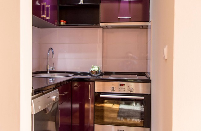 Belavu 3 Apartment está ubicado en la parte de la ciudad llamada Savski Venac.