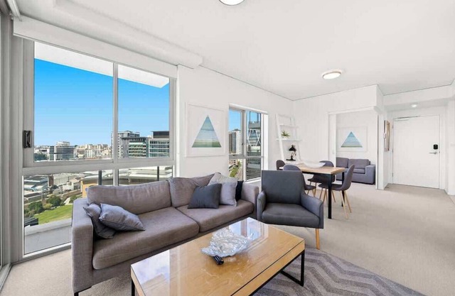 Belise - Executive 14th Floor Apt for 2 plus parking