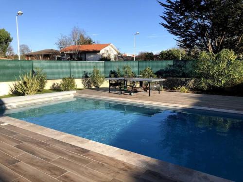 Belle maison familiale / grande piscine chauffée