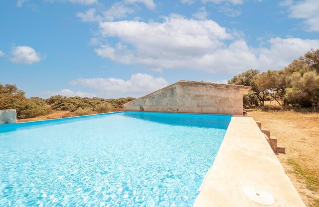 Acogedora casa de campo con jardín en Campos