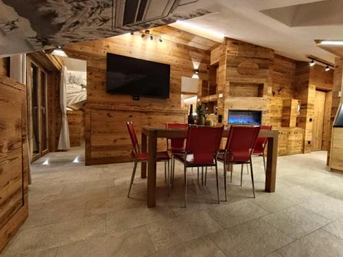 BERTUZZI HOMES "Panoramic Attic"