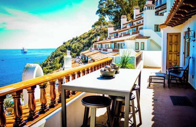 Best Hamilton Cove Views, remodeled Villa w. Golf Cart