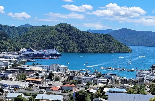 The Best Harbour Views in Sunny Peaceful Location