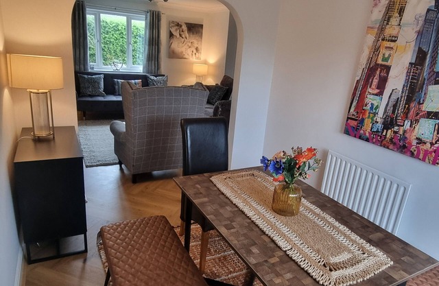 Beverley - Detached house in village location less than 2 miles away