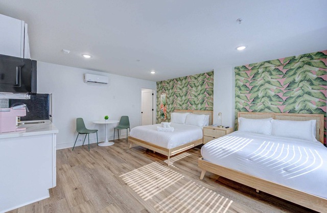 Beverly Hills Studio Apartment 2 Queen Beds