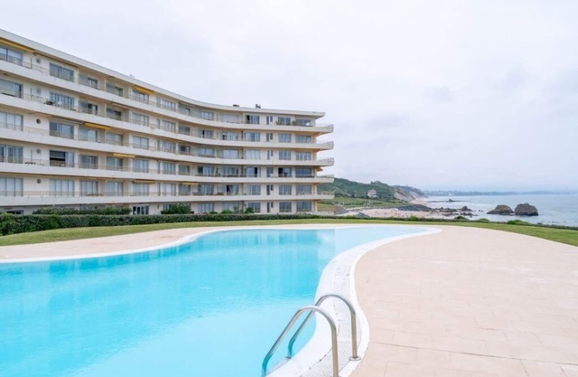 BIARRITZ FACE MER GD APPT T3 STANDING PLAGES PISCINE TENNIS