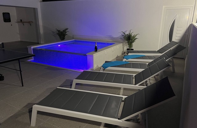 Acogedor apartamento con vistas al mar Marinely con un gran jardín y barbacoa