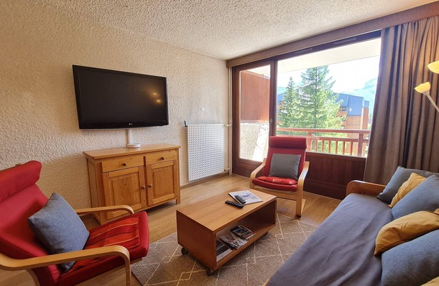 Big apt 6/7 ppl near the ski runs