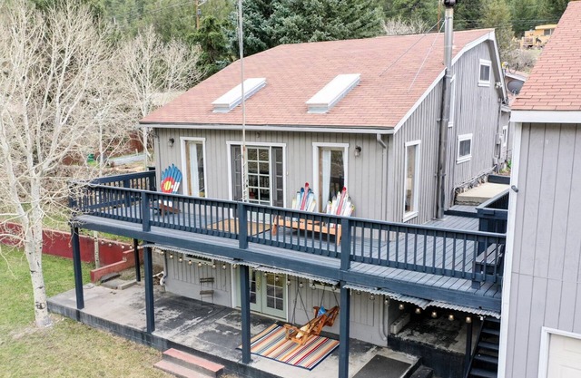 BIG FAMILY/Friends Mountains house/ Hot Tub 24 hrs/Near I-70/River View/RAFTING.
