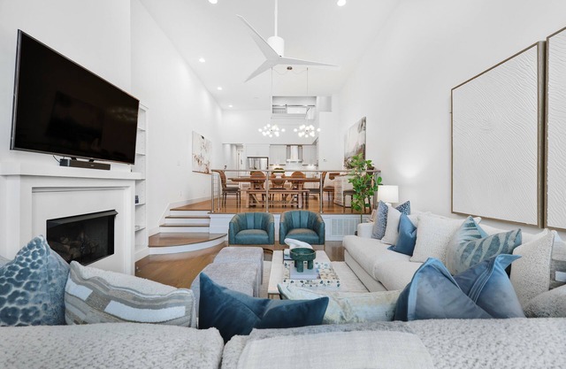 BIG GROUP TRIPS! PRIME LOCATION 2MILES TO BROADWAY!!! UP TO 5 HOMES TOGETHER!