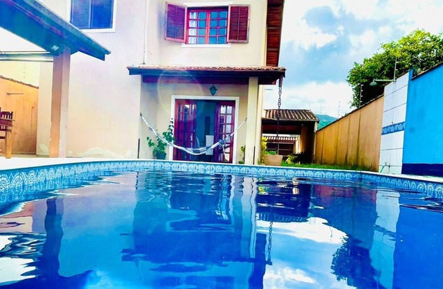 Casa grande con piscina