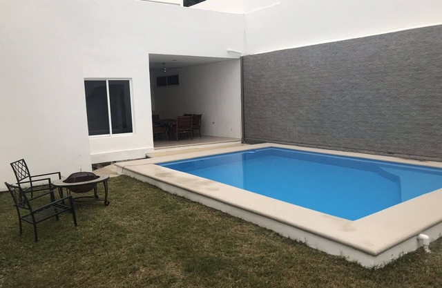 GRAN CASA CON PISCINA