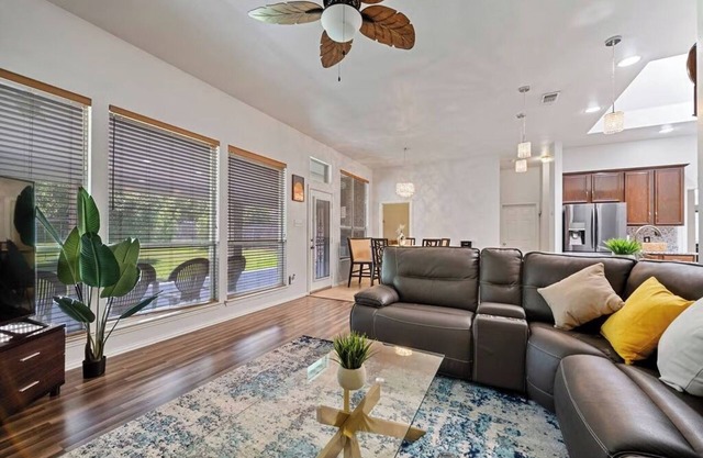 Big private yard, King bd, near lake & major hwy