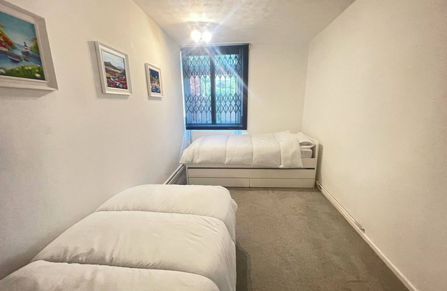 BigHouse·Family·Garden·HugeTV·2Baths·FullKitchen