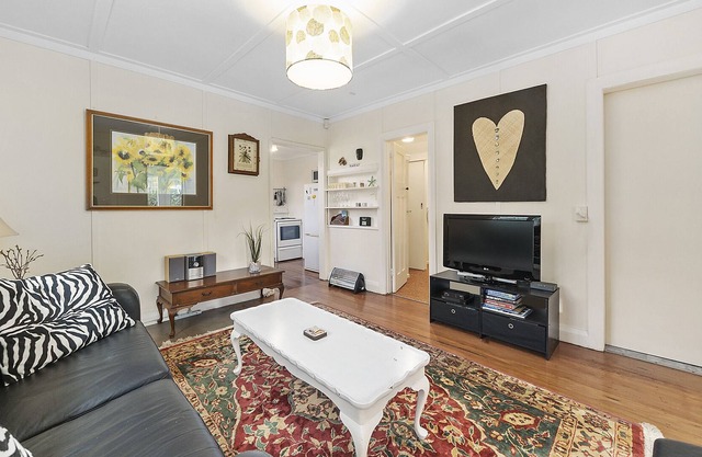 Bijoux - Waikanae Beach Cottage