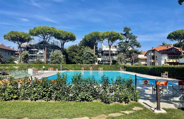 Bilocale con balcone e piscina a Riccione