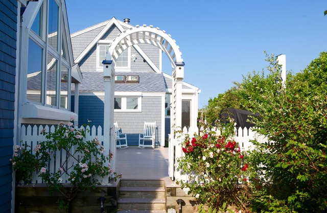 Vista panorámica de la bahía de Cape Cod. Frente al hogar con playa privada.