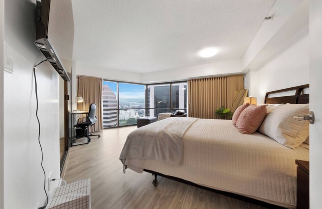 Bishop Suites @ Executive Centre, #3903, Mountain View Suite w/ Full Kitchen