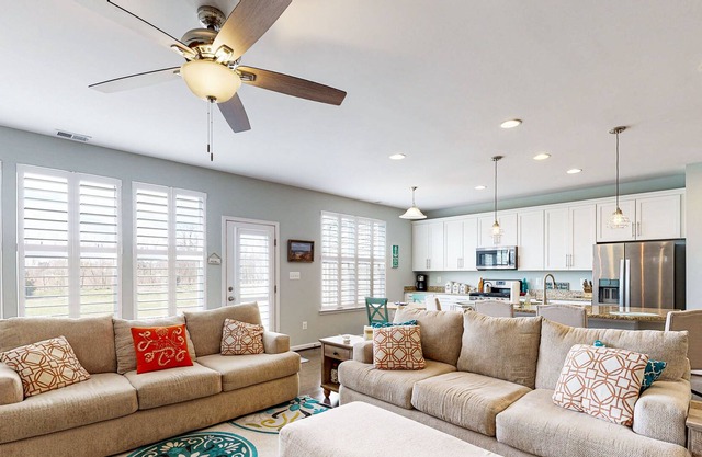 Bishops Landing townhome with on-site pool, tennis, gym, & scenic views