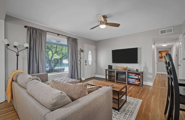 Blair's House on St. Joseph - 3Bed 1.5Bath