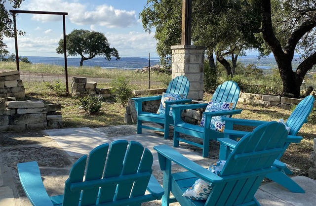 BRING THE BOAT/BOOK AN EPIC GETAWAY ~ HILL COUNTRY VIEWS & COOL DIPPING SPA !