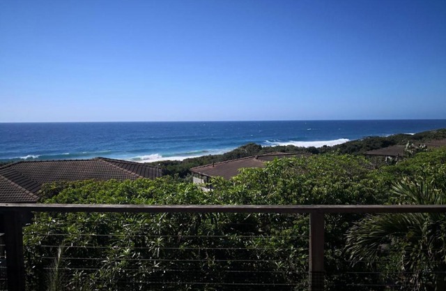 Blissful Beachfront Apartment - 11 Sovereign sands