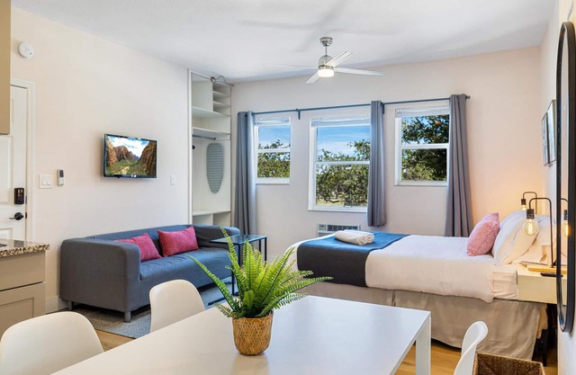 Bloom Hideaway: Mins to Las Olas & Beach
