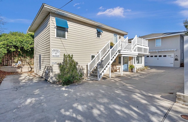 ¡EL VERANO ESTÁ AQUÍ! Dog Friendly North End Beach Cottage - Paseo privado a la playa!