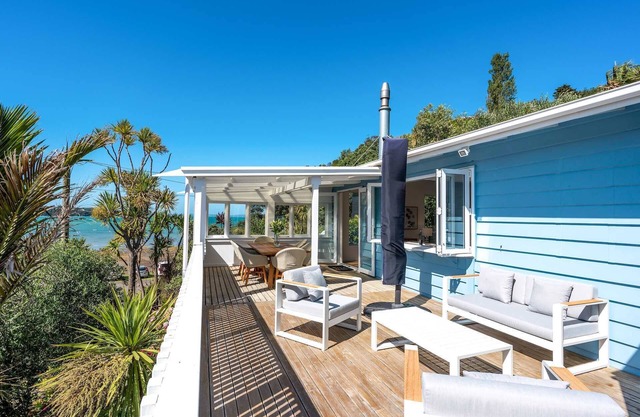 Bluebelle - Stay Waiheke
