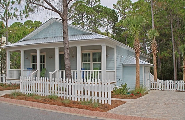 Hermosa casa nueva de una sola planta en Seagrove Beach. 900 pies del acceso a la playa