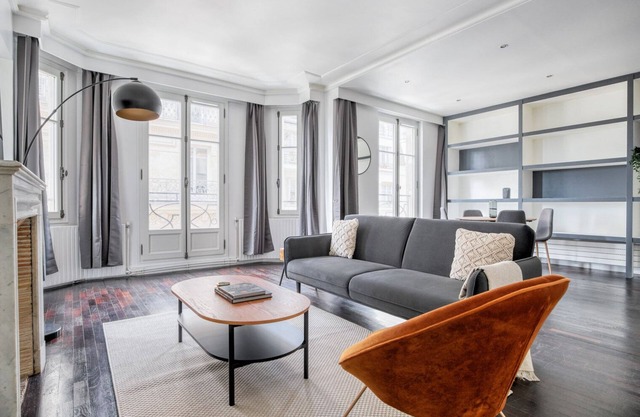 Blueground | Champs Elysées, furnished & equipped