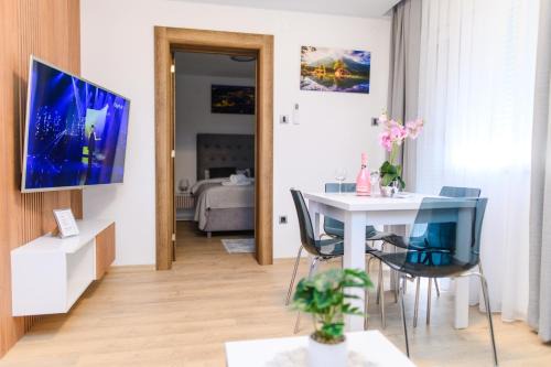 BOŽUR apartmani, kod hotela Sunce