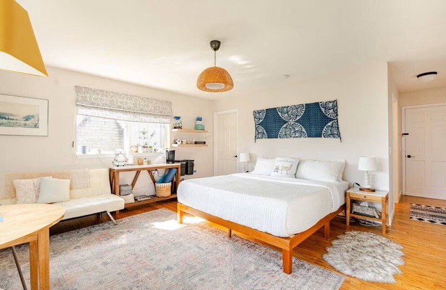 Boho Hood River Master Suite w/ Private Entry