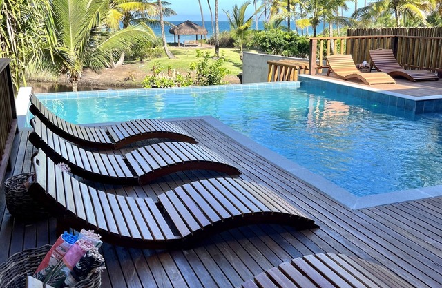 House by the sea, excellent location. Bombaça waves