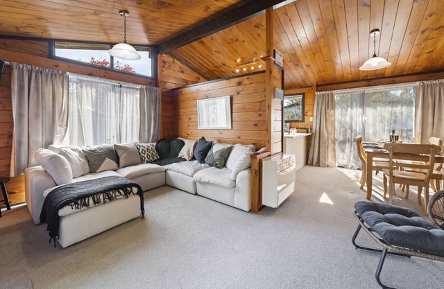 BONNIE DOONE - T?RANGI HOLIDAY HOME, pet friendly in Turangi